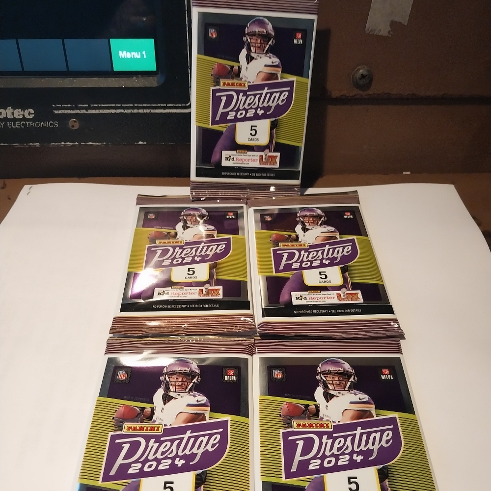 2024 PRESTIGE FOOTBALL GRAVITY PACKS LOT OF 5.